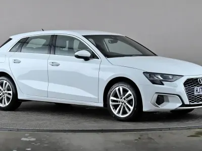 Begagnad Audi A3 Sport 150 HK (110 kW) 2023 Vit Sedan