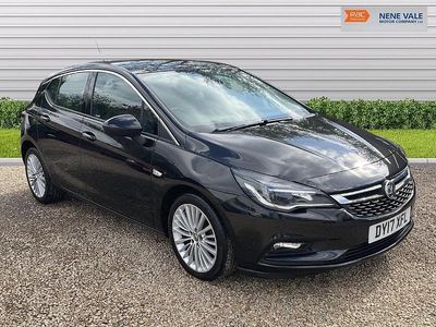 Second-hand Vauxhall Astra Elite 2017 Negru Hatchback