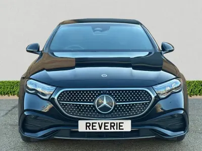 Usado Mercedes E300 Advanced 313 HP (230 kW) 2024 Preto Sedan