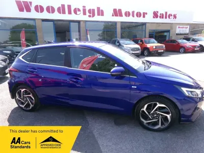 Used Hyundai i20 Premium 100 HP (73 kW) 2023 Blue Hatchback