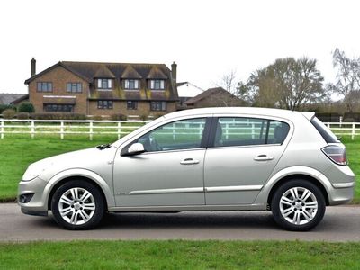 used Vauxhall Astra 1.8i VVT Elite 5dr Auto