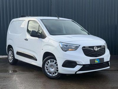 Used Vauxhall Combo Sportive 100 HP (73 kW) 2020 White Van