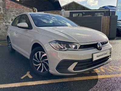 Usado VW Polo Life 95 HP (69 kW) 2023 Cinzento Citadino
