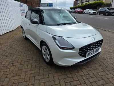 Used Suzuki Swift 2025 White Hatchback
