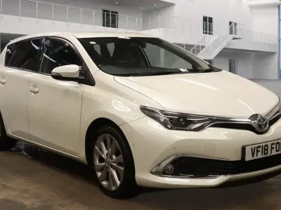 Used Toyota Auris Hybrid