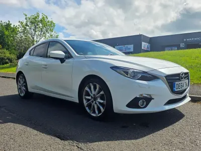Używany Mazda 3 Inclusive 165 KM (121 kW) 2014 Biały Hatchback