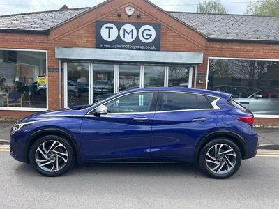 Used Infiniti Q30 Luxe 122 HP (89 kW) 2019 Blue Hatchback