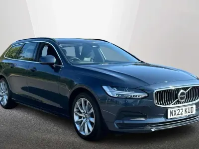 Used Volvo V90 Momentum 194 HP (142 kW) 2022 Blue Estate