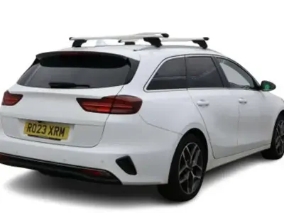 Used Kia Ceed 2023 White Hatchback