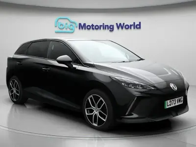 Begagnad MG MG4 EV Trophy 319 kW (435 HK) 2023 Halvkombi