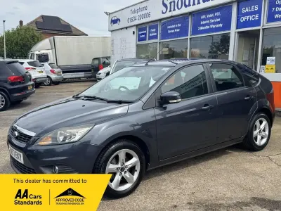 Usado Ford Focus Zetec 2008 Cinzento Citadino