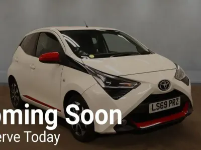 Used Toyota Aygo Trend 71 HP (52 kW) 2019 White Hatchback