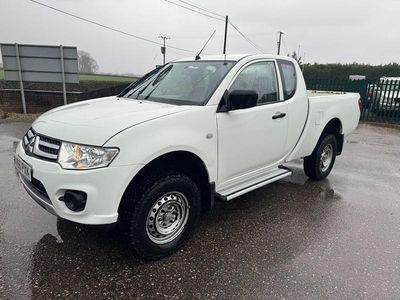 White Used 2016 Mitsubishi L200 Pickup | £6,995 (Fair price)