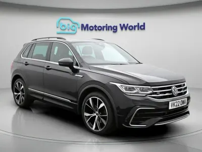 Używany VW Tiguan R-line 150 KM (110 kW) 2022 Czarny SUV