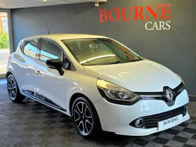 Used Renault Clio Dynamique 75 HP (55 kW) 2016 White Hatchback