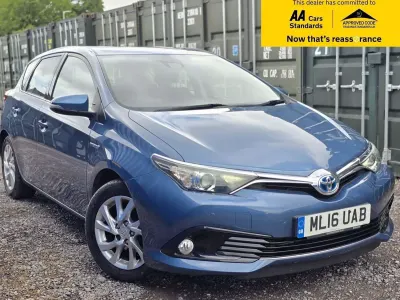 Used Toyota Auris Hybrid
