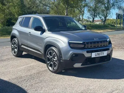 Begagnad Jeep Avenger Summit 114 kW (156 HK) 2025 Grå SUV