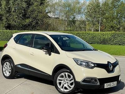 Used Renault Captur Dynamique 90 HP (66 kW) 2016 Cream SUV