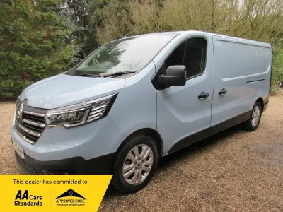 Used Renault Trafic 150 HP (110 kW) 2023 Blue