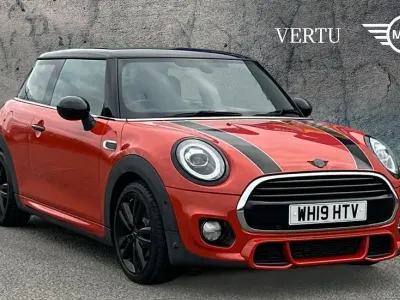 Usado Mini Cooper Hatch 136 CV (100 kW) 2019 Naranja Utilitario
