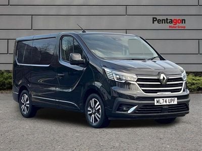 Black Used 2024 Renault Trafic MPV | £21,995 (Fair price)