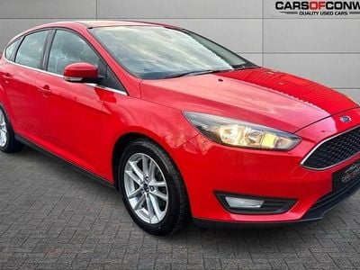 Used Ford Focus Zetec 120 HP (88 kW) 2015 Red Hatchback