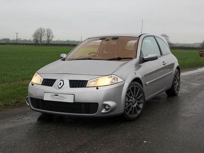 Used Renault Mégane II Trophy 225 HP (165 kW) 2005 Silver Hatchback