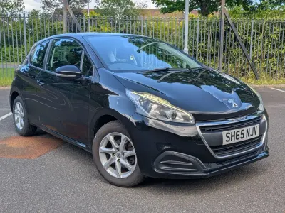 Gebraucht Peugeot 208 Active 68 PS (50 kW) 2015 Schwarz Kleinwagen