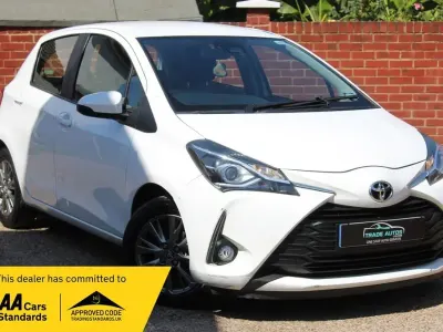 Used Toyota Yaris 111 HP (81 kW) 2019 White Hatchback
