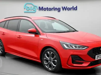 Used Ford Focus ST-Line 125 HP (91 kW) 2023 Red Estate
