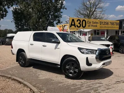 Used Toyota HiLux 150 HP (110 kW) 2023 White Pickup