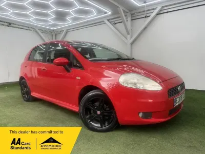 Usado Fiat Grande Punto Dynamic 2008 Vermelho Citadino