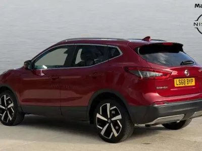 Used Nissan Qashqai Tekna 115 HP (84 kW) 2018 Red SUV