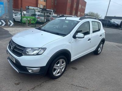 Used Dacia Sandero Lauréate 2015 White Hatchback