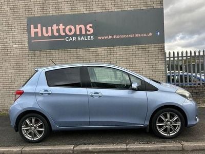 Used Toyota Yaris SR 101 HP (74 kW) 2012 Blue Hatchback