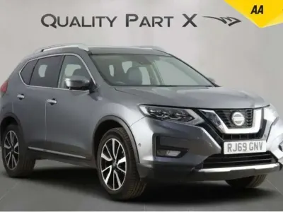 Usado Nissan X-Trail Tekna 150 CV (110 kW) 2019 Gris SUV