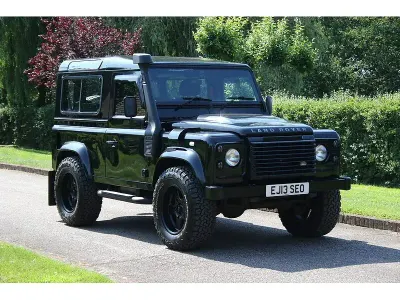 Used Land Rover Defender 122 HP (89 kW) 2013 Black Estate