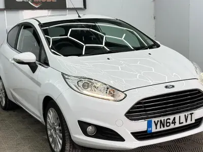 Used Ford Fiesta Titanium 101 HP (74 kW) 2014 White Hatchback