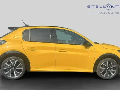 Used Peugeot 208 GT 129 HP (94 kW) 2023 Yellow Hatchback