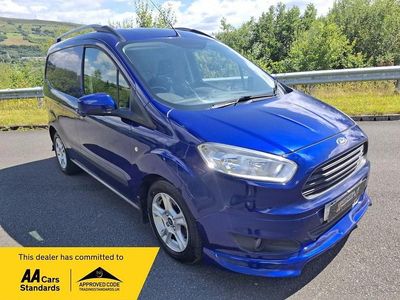 Used Ford Transit 74 HP (54 kW) 2018 Blue Estate