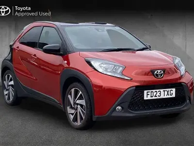 Used Toyota Aygo X 72 HP (52 kW) 2023 Red SUV