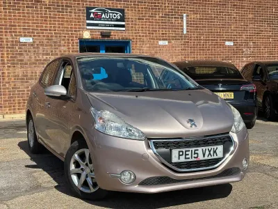 Used Peugeot 208 Active 110 HP (80 kW) 2015 Pink Hatchback
