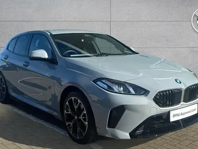 Begagnad BMW 120 M Sport 168 HK (123 kW) 2025 Grå Halvkombi