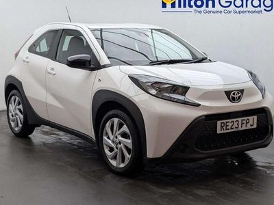 Used Toyota Aygo X PURE 72 HP (52 kW) 2023 White SUV