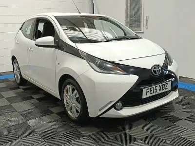 Used Toyota Aygo x-press 2015 White Hatchback