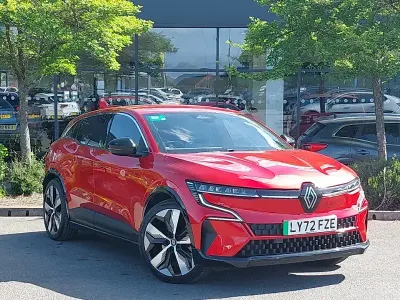 Używany Renault Megane E-Tech Techno 159 kW (217 KM) 2023 Czerwony Hatchback