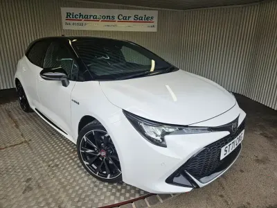 Used Toyota Corolla Sport 184 HP (135 kW) 2022 White Hatchback
