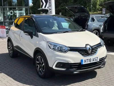 Used Renault Captur Iconic 90 HP (66 kW) 2018 Ivory  SUV