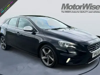 Begagnad Volvo V40 R-Design 190 HK (139 kW) 2015 Svart Halvkombi