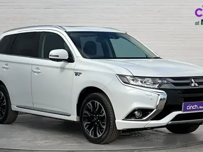 Used Mitsubishi Outlander P-HEV 200 HP (147 kW) 2017 White SUV
